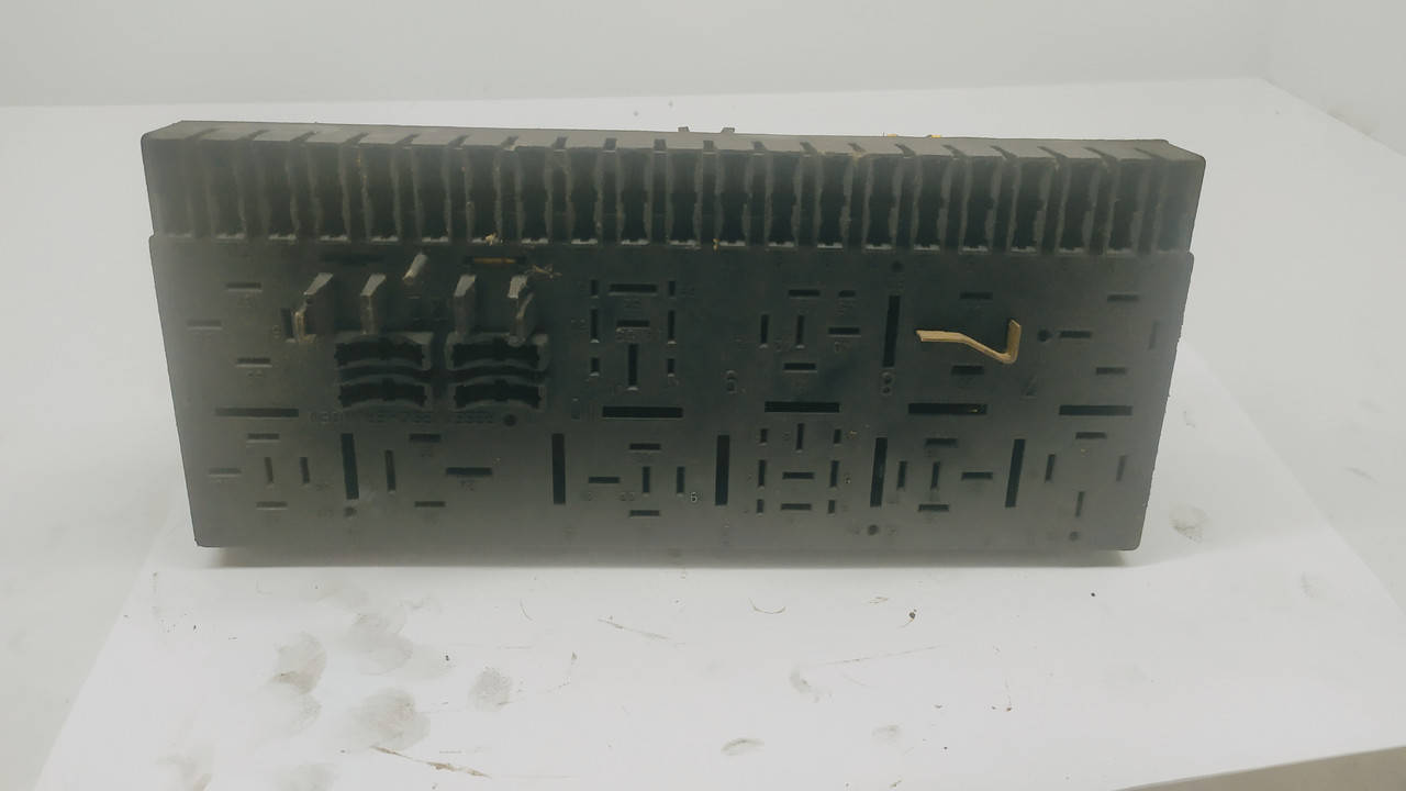 

Блок предохранителей 443941822b для Audi 100 1982-1990
