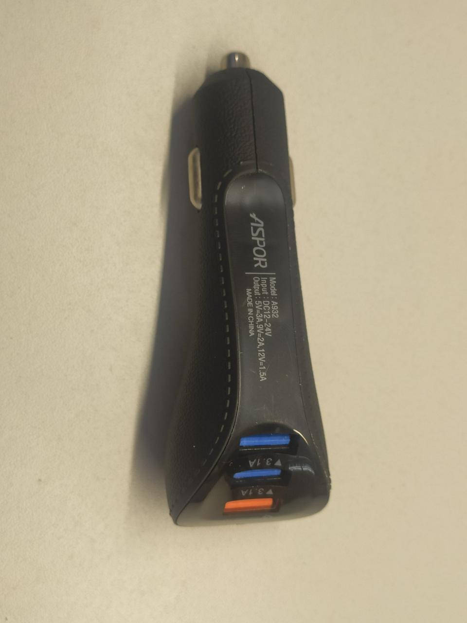 

Автомобильное зарядное устройство Aspor A932 Leather Series 3A/3USB- черный
