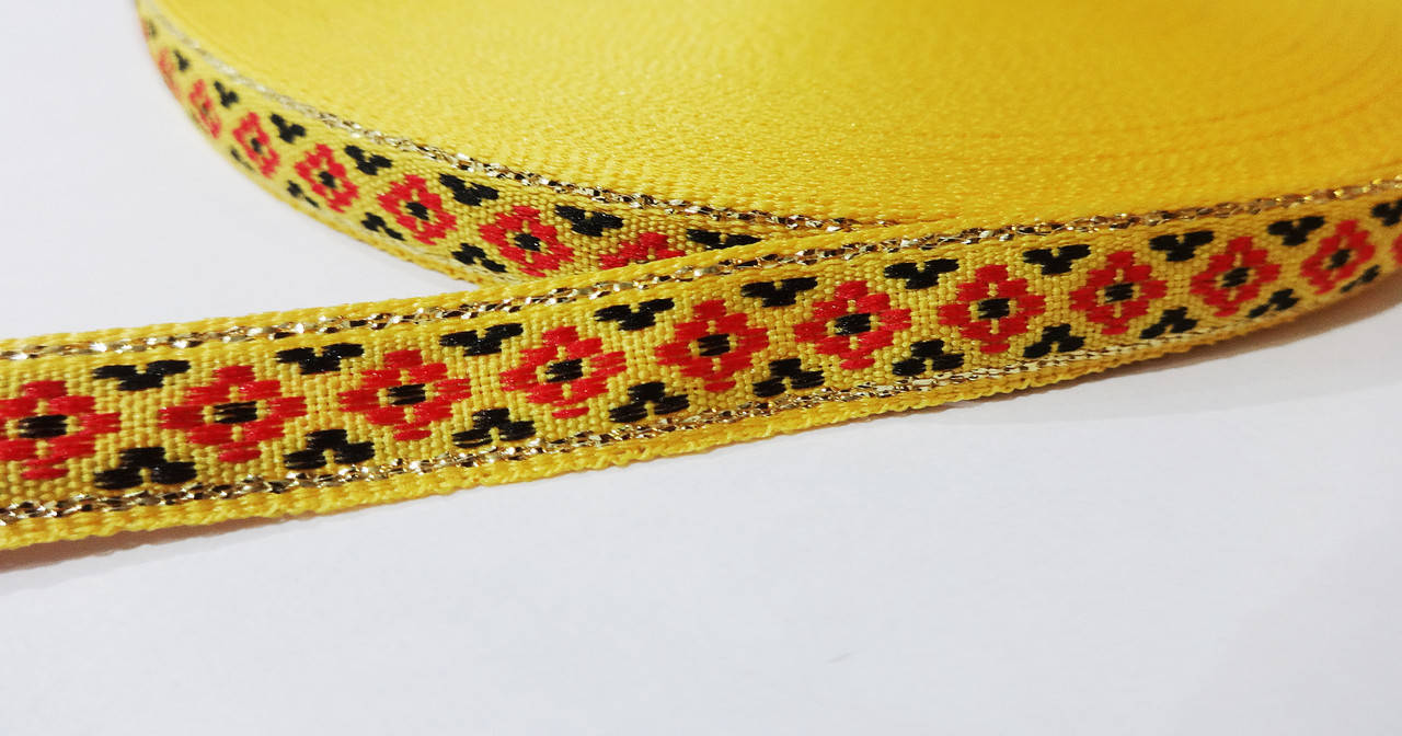 

Лента с люрексовой нитью 11 мм орнамент на желтой основе, Разные цвета