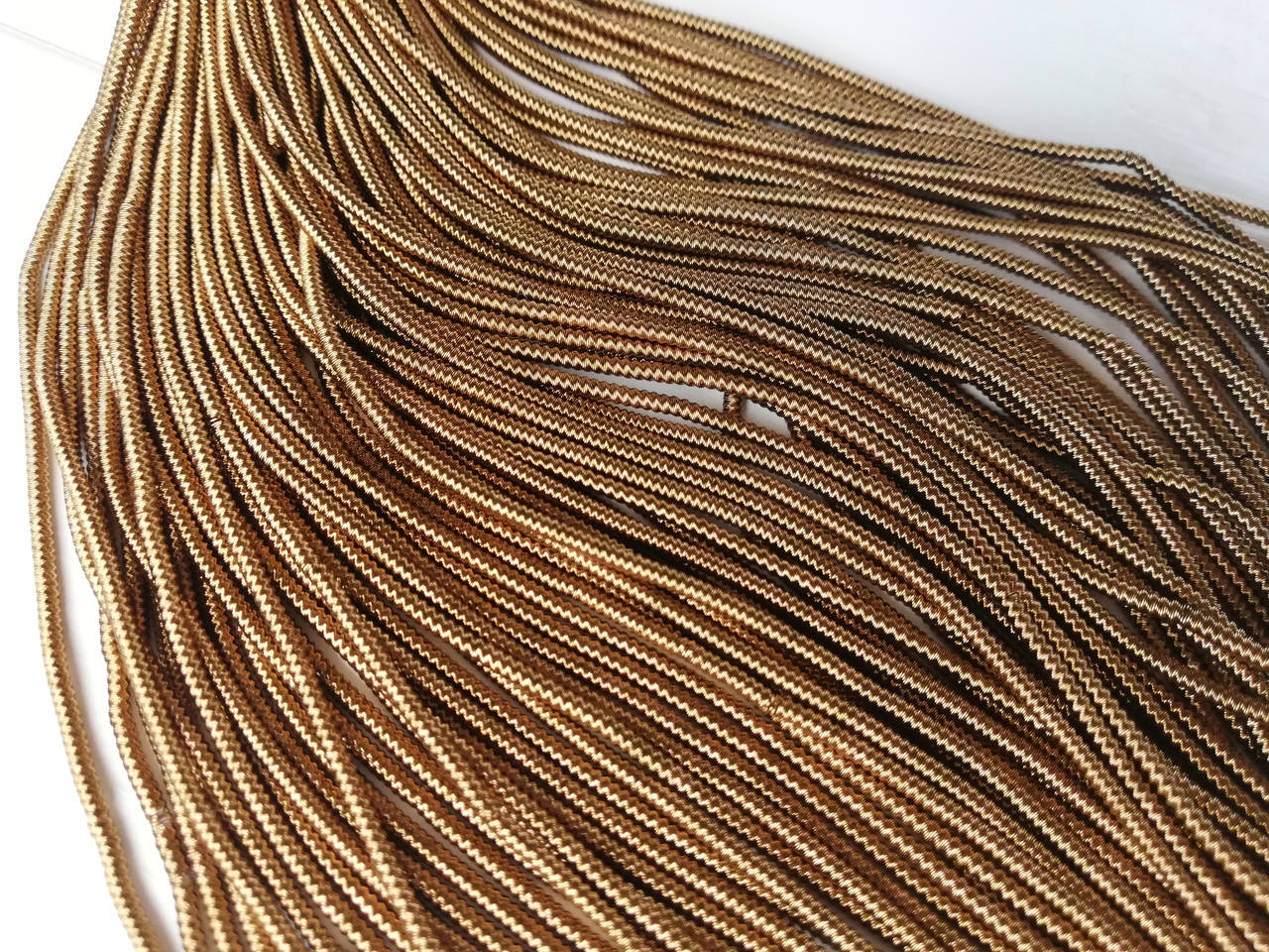 

Канитель фігурна 1,5 мм Antique Gold Metallic Індія 5 г