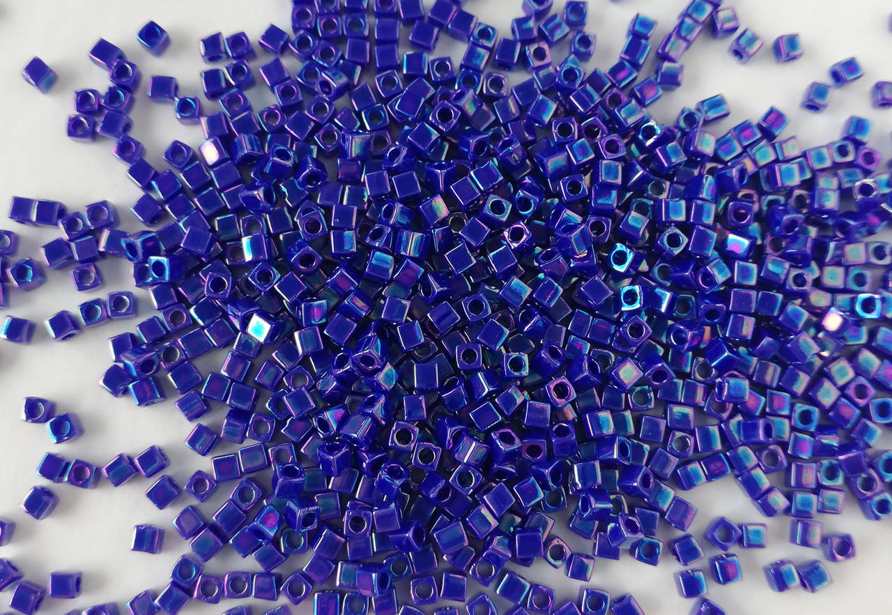 

Miyuki Square Beads 1,8 мм SB0484 Opaque Cobalt AB