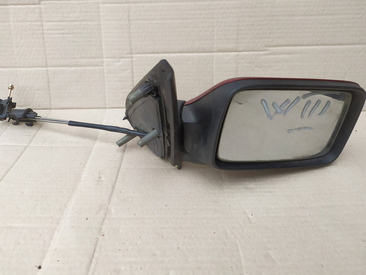 

Боковое зеркало правое Volkswagen GolfI 3 (Механические) 055010R