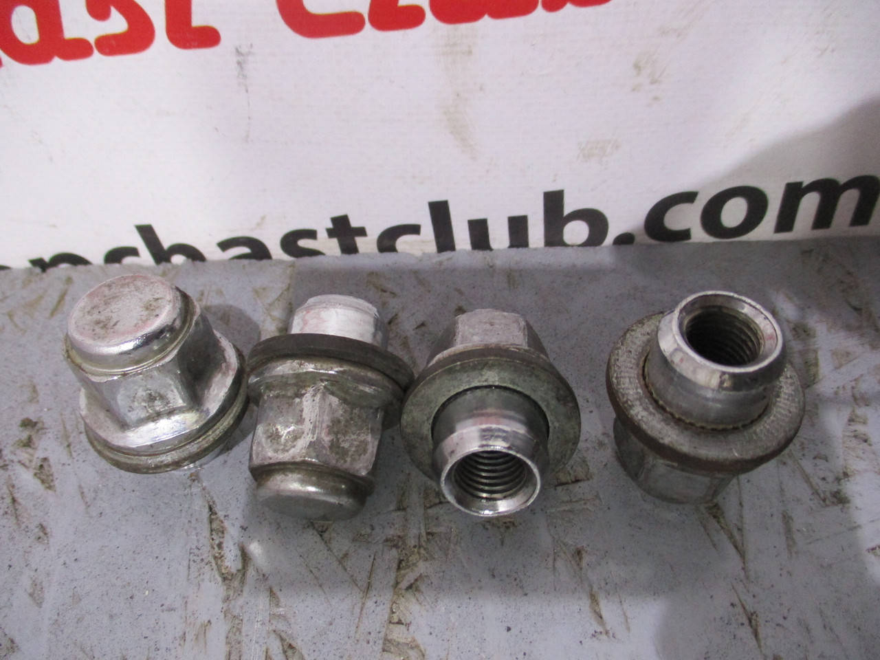 

Гайка колесная MR455707 9916340 Pajero Sport 00- Mitsubishi