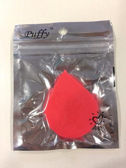 

Спонж в форме капли в упаковке Puffy