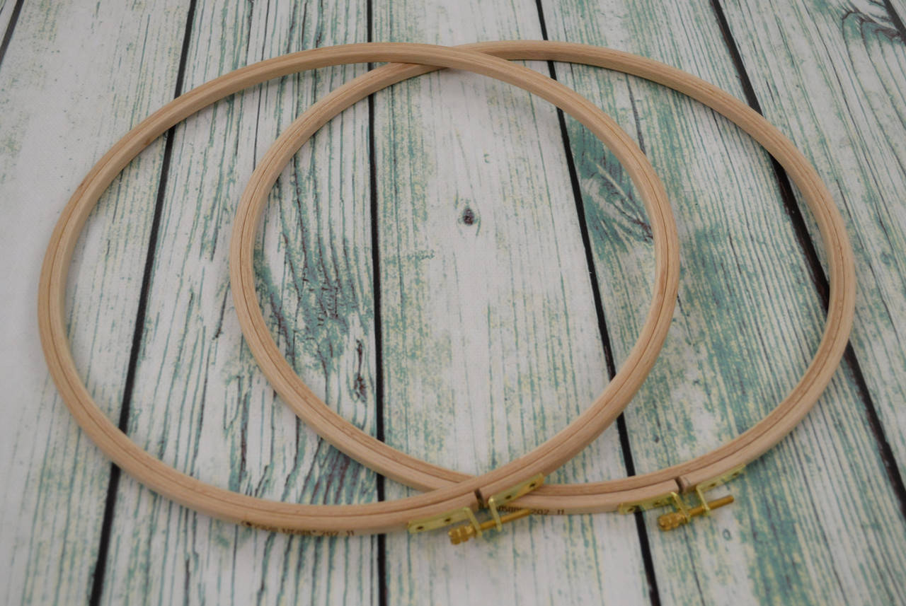 

Пяльцы деревянные с винтом SIRIN KASNAK диаметр 305мм