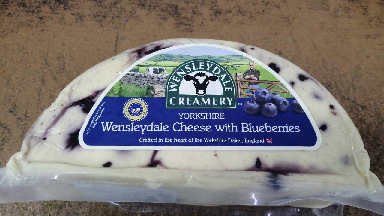

Сыр с голубикой Ilchester Wensleydale Cheese With Blueberries с голубикой