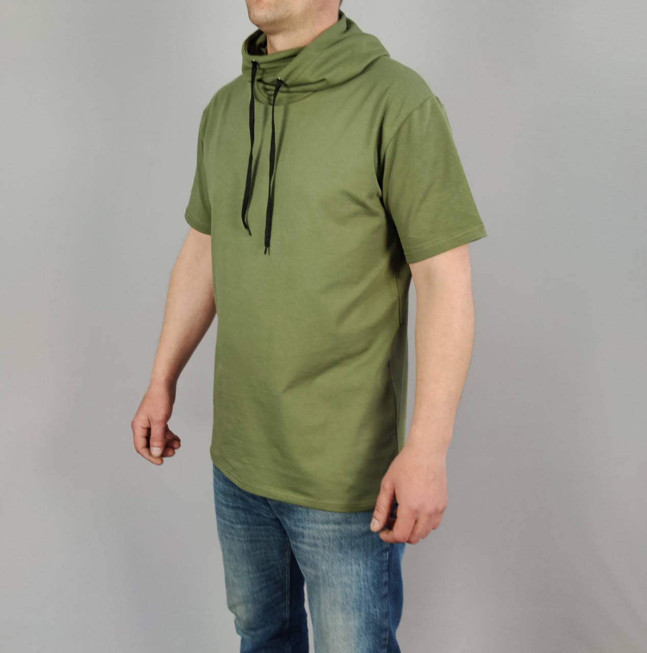 

Футболка мужская с хомутом-капюшоном хаки