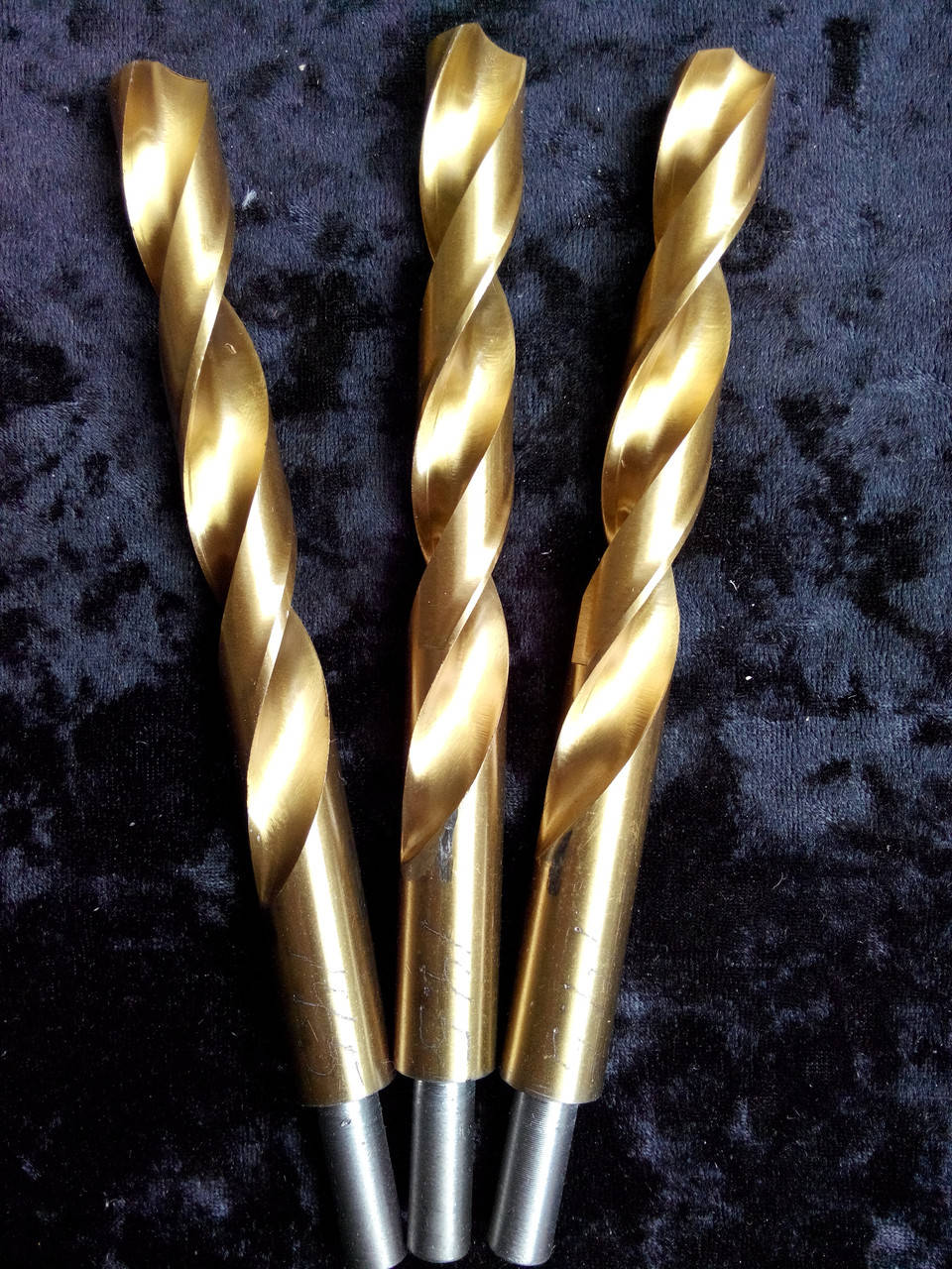 

Сверло по металлу с титановым напылением диаметр 14,5