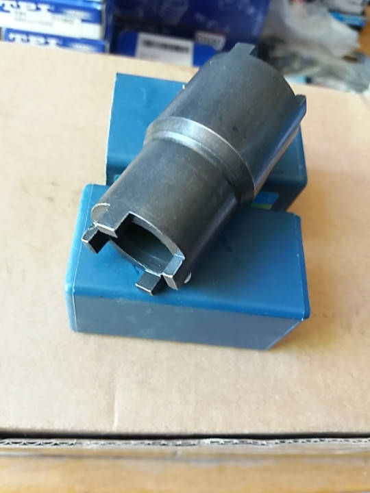 

Съемник гайки сцепления Delta, CG, CB фирма Comatcu Япония