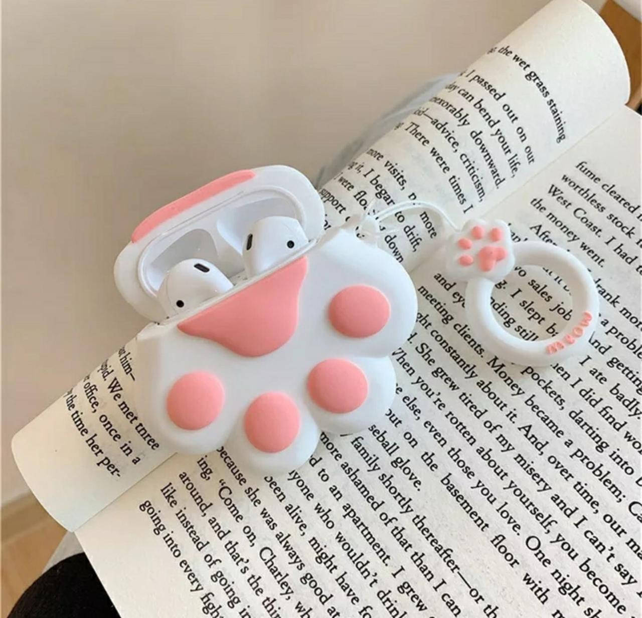 

Чехол кейс для наушников Apple AirPods 1/2 Лапка белая, Белый