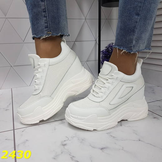 

Кроссовки сникерсы женские на скрытой танкетке и белые комбинированные, Белый