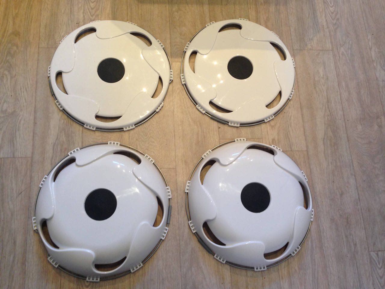 

Колпаки автомобильные пластик 22,5