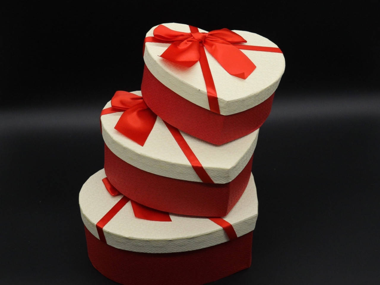 

Коробка подарочная с бантиком. Сердце. 3шт/комплект. Цвет красный. 22х20х9см.