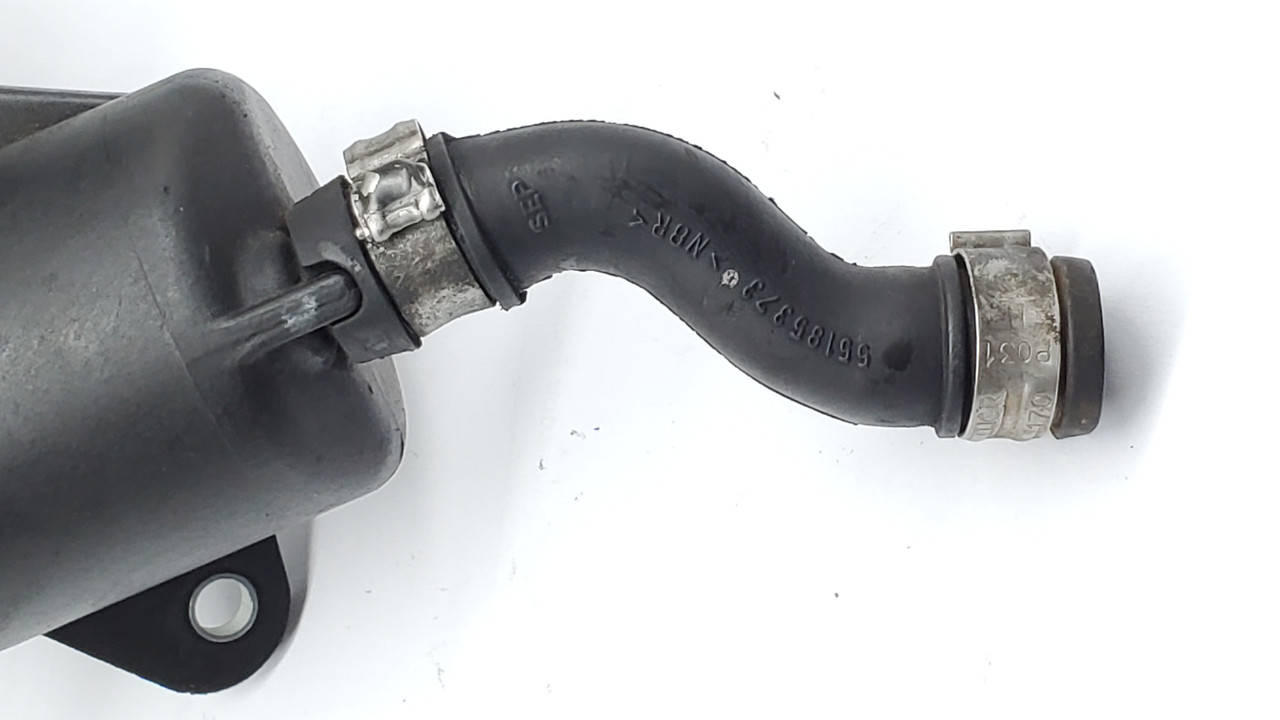 

Патрубок сапуна картерных газов Fiat Doblo / Opel Combo / Fiat Fiorino 1.3 Mjtd 55185373
