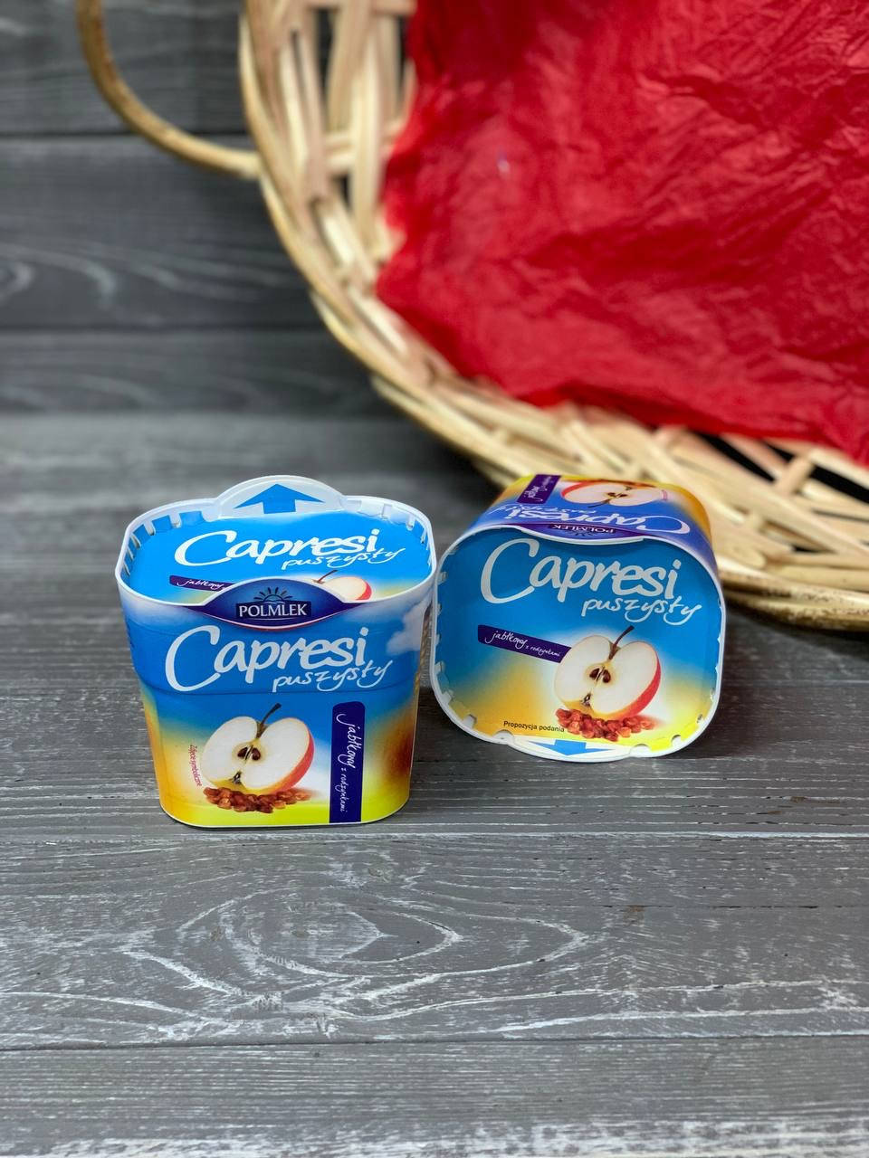 

Сир вершковий Капресі яблуко та родзинки Capresi puszysty 150g