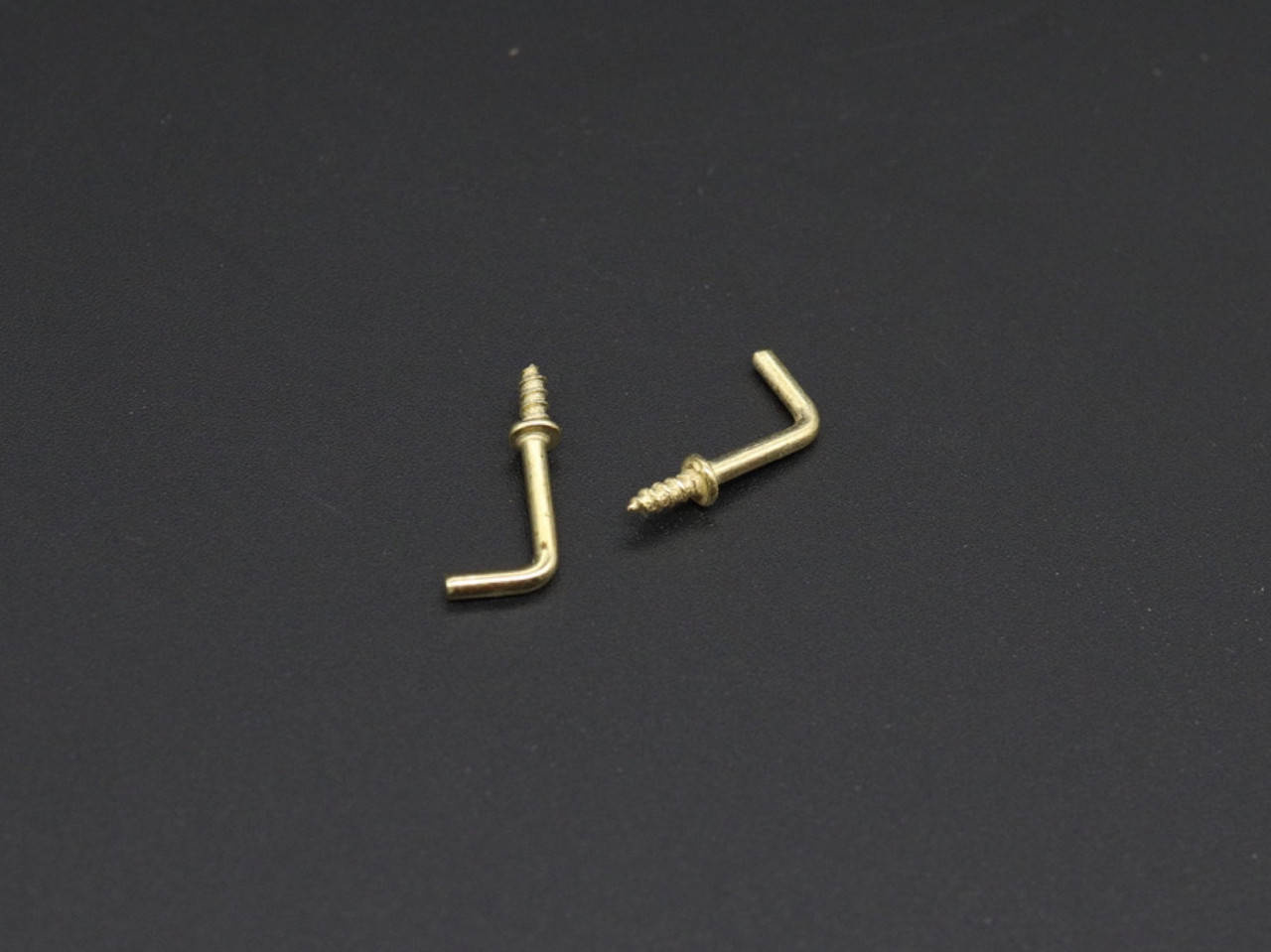 

Крючок металлический. 20х9мм