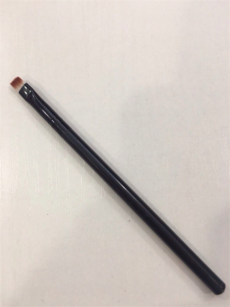 

Кисть для бровей бело-коричневый ворс