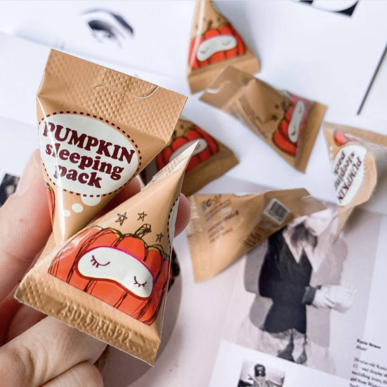 

Ночная маска с экстрактом тыквы Too Cool For School Pumpkin Sleeping Pack