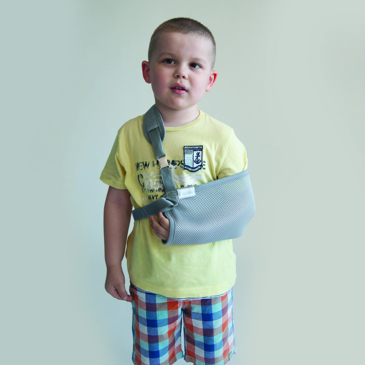 

Бандаж-поддерживатель руки (косынка) kids Алком 3004, р.1, р.2, серый