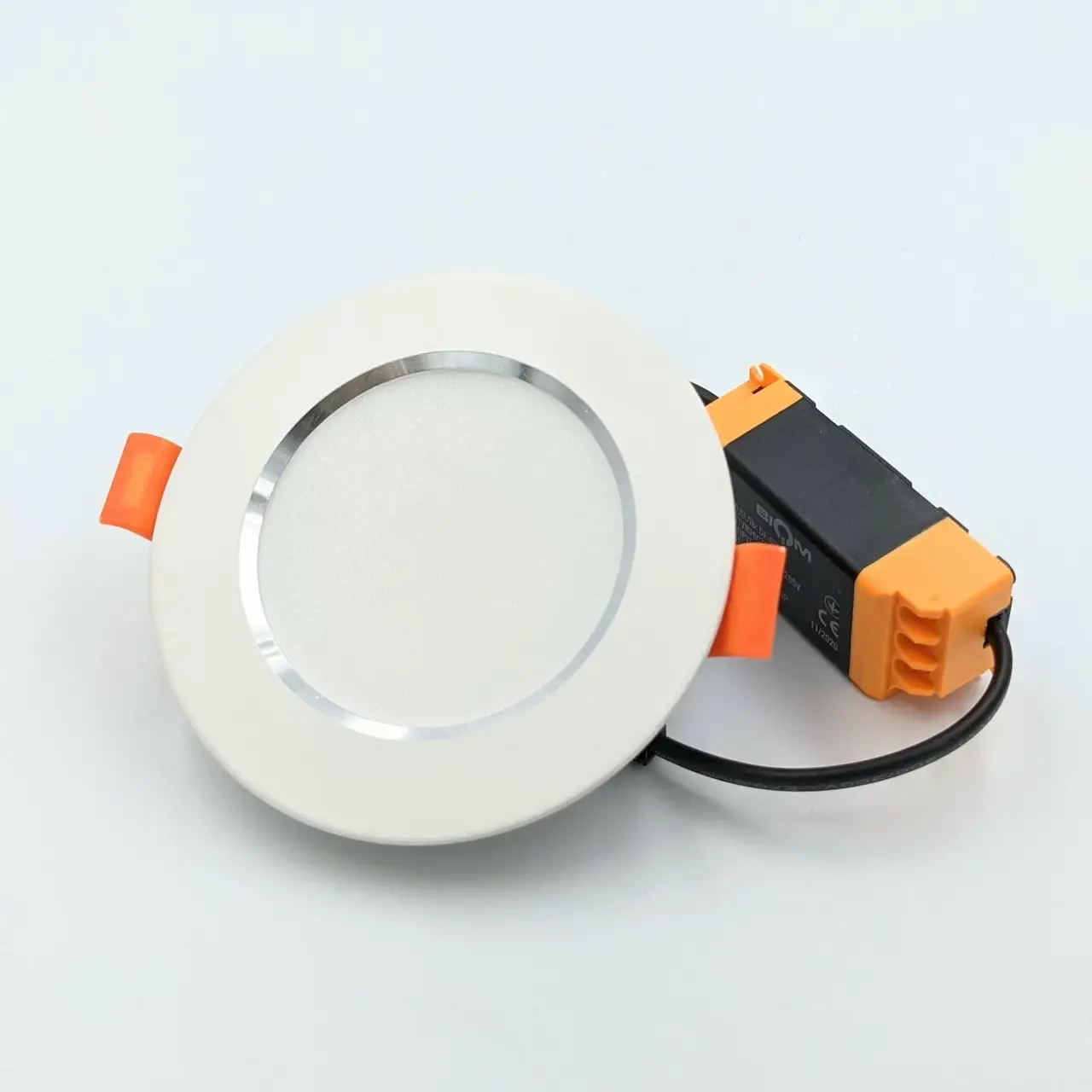 

LED светильник Biom 6W 5000К круг CB-DF-6W 19667, Белый
