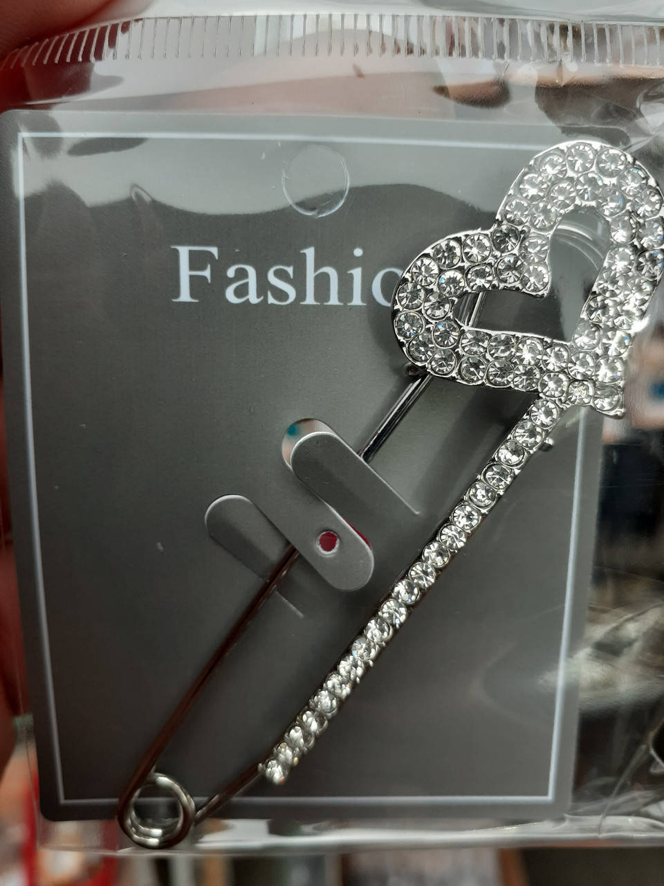 

Брошь булавка.