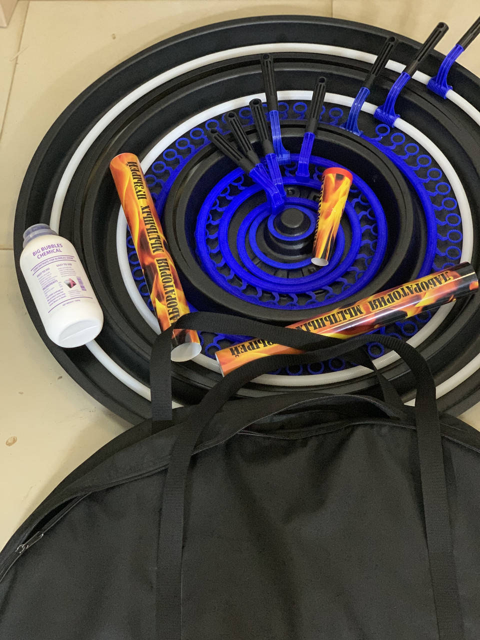 

Реквизит для шоу мыльных пузырей МЕГА набор для аниматоров 16 позиций