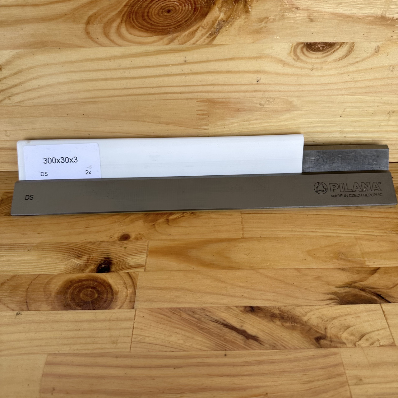 Ніж строгий Pilana 250x35x3 — DS