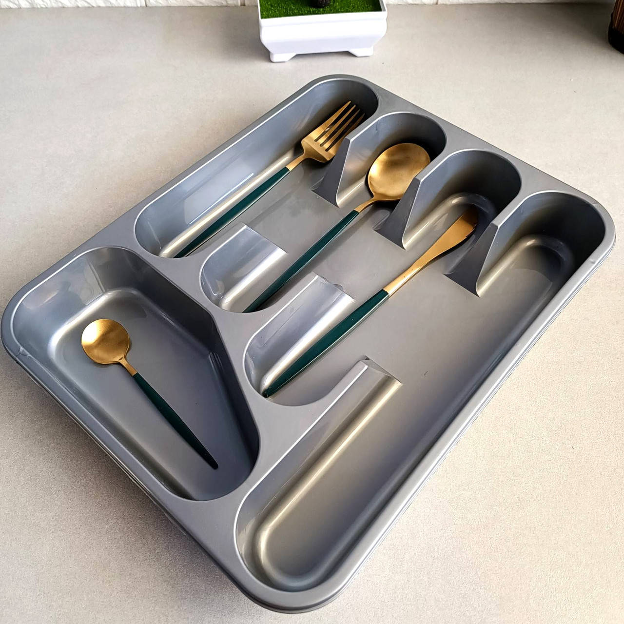 

Серый лоток из пластика для столовых приборов в кухонный ящик 26*34 см, Ламела