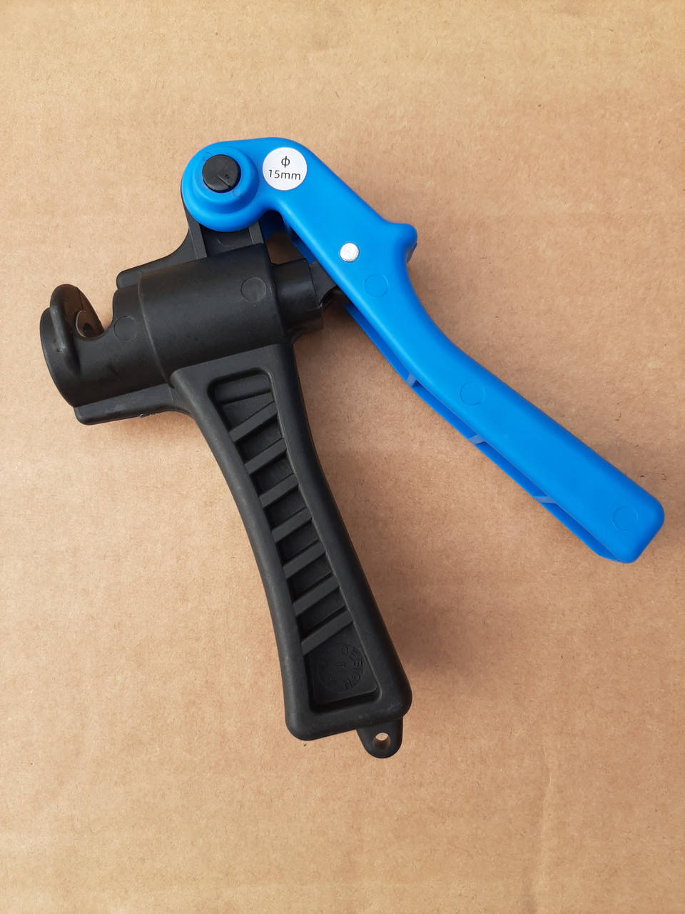 

Дырокол для рукава Lay Flat 15мм Призводство Италия