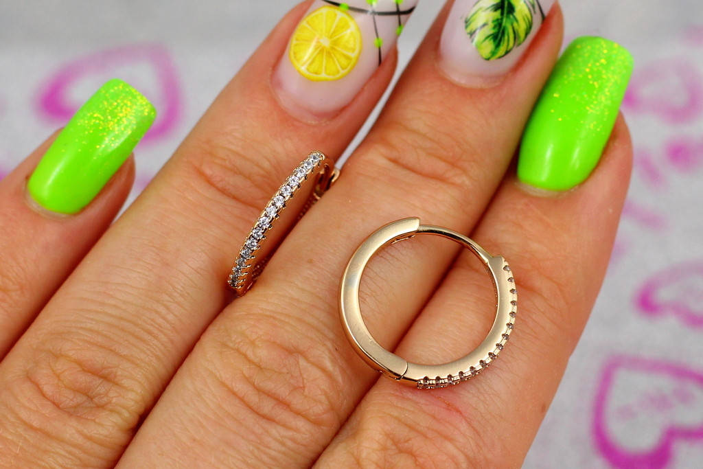 

Серьги Xuping Jewelry кольца с камнями тонкие 1,7 см золотистые