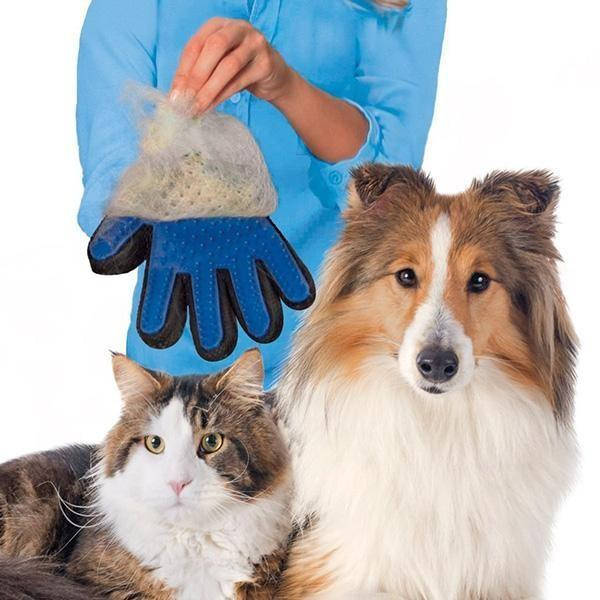 

Перчатка - расческа для вычесывания шерсти для собак и кошек Deshedding