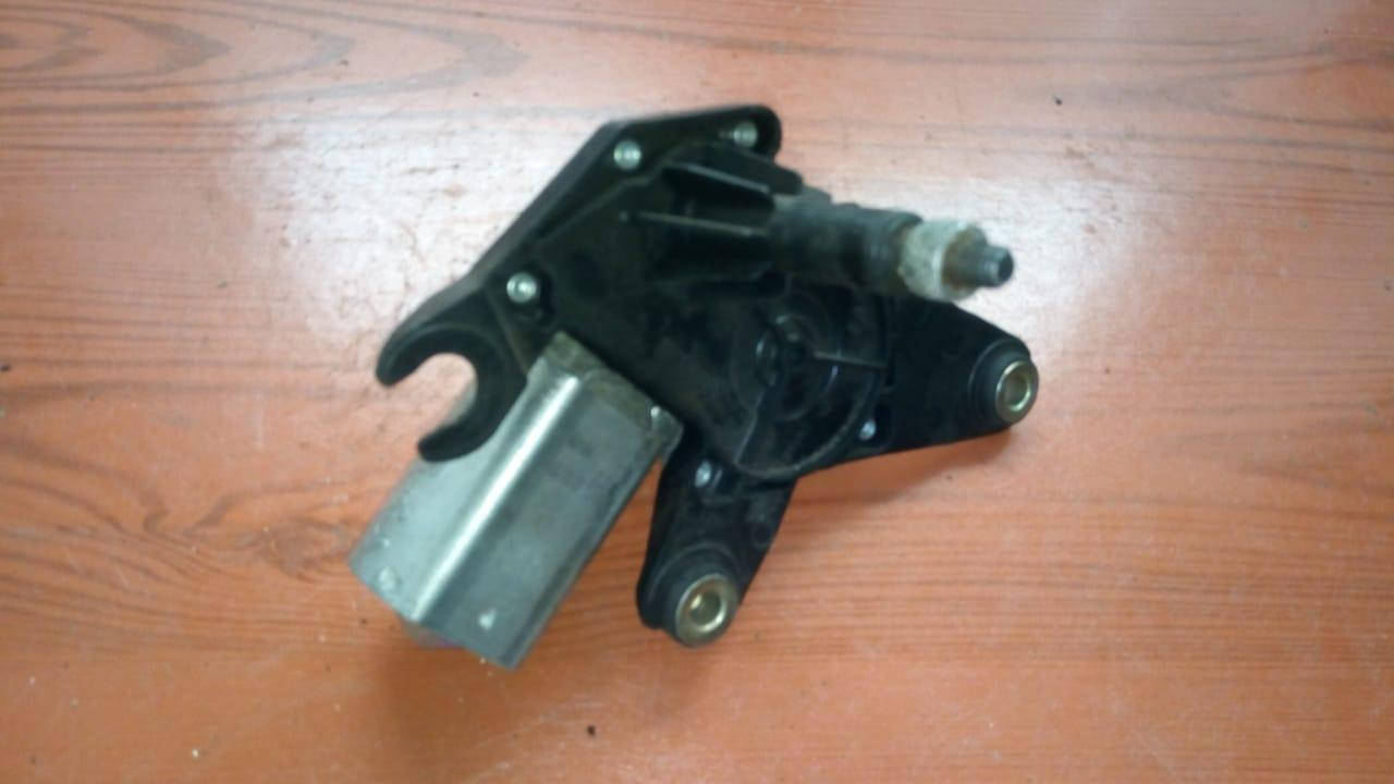 

Мотор стеклоочистителя задний VALEO 8200017385 для Nissan Micra, March, Cube 28710AX600 00003 Micra / Note