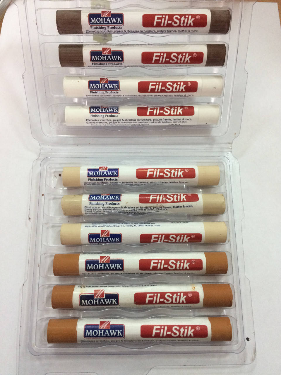 

Восковий коректор для меблів в асортименті