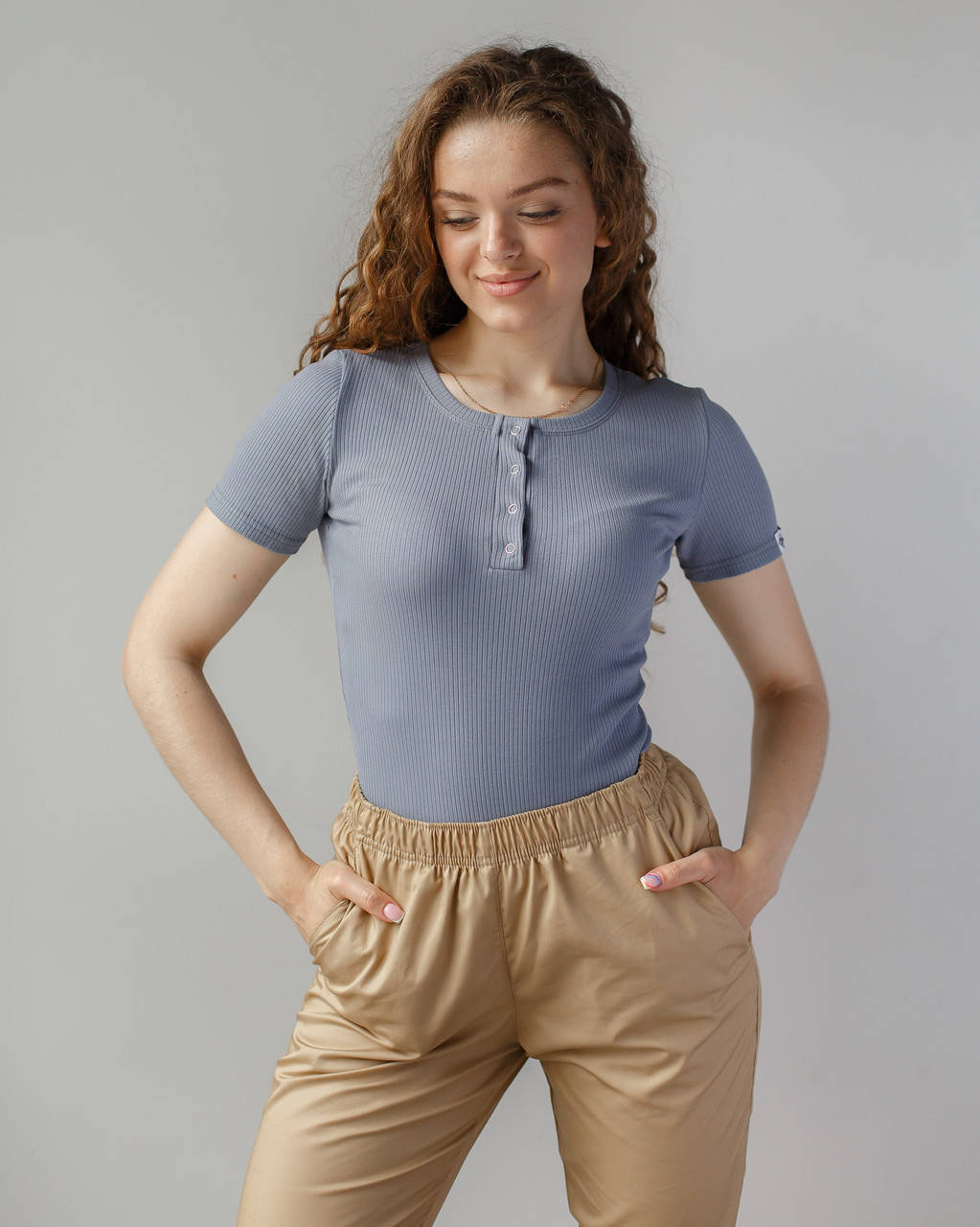 

Медицинское боди с коротким рукавом на кнопках серое S, L, Серый