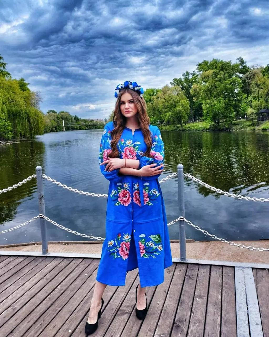 

Жіноча вишита сукня на льні Роксолана, Синий