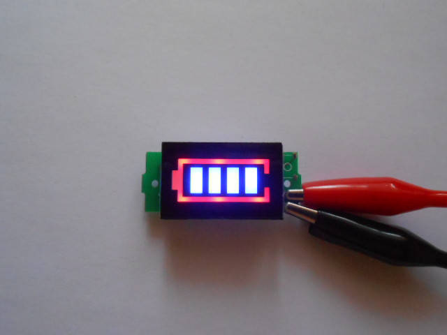 

Индикатор заряда li-ion, li-po 1S (один аккумулятор).