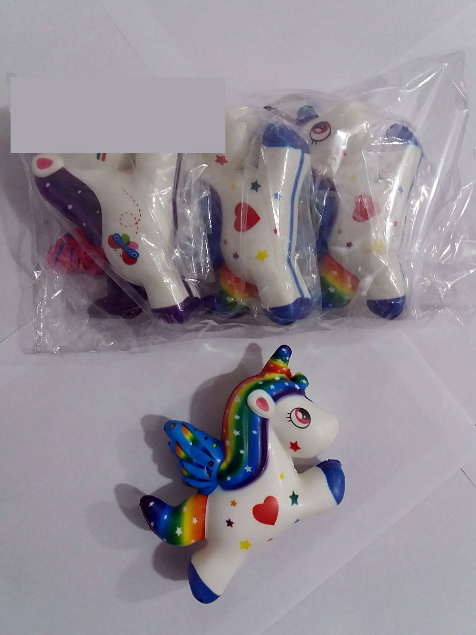 

Сквиш-антистресс единорожки