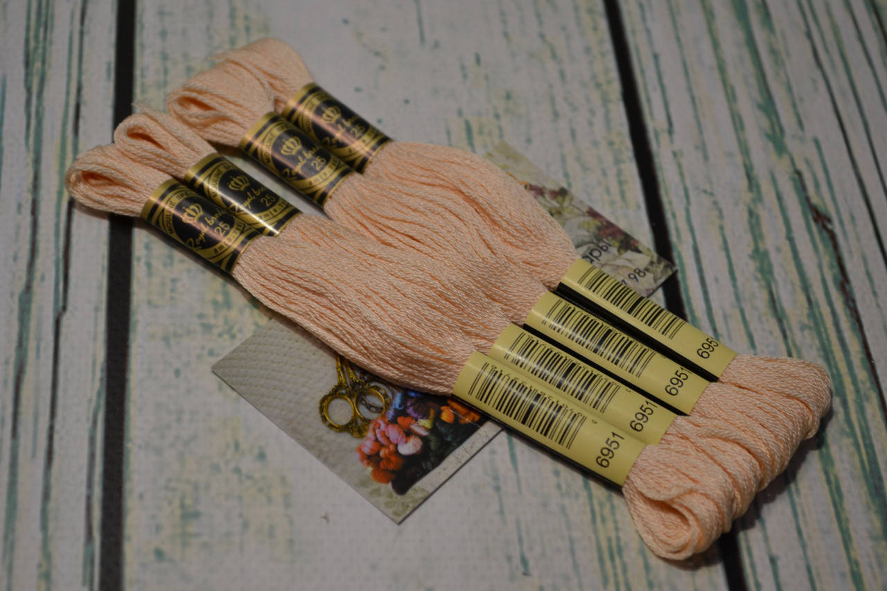 

Мулине Royal Broderie, цвет №951
