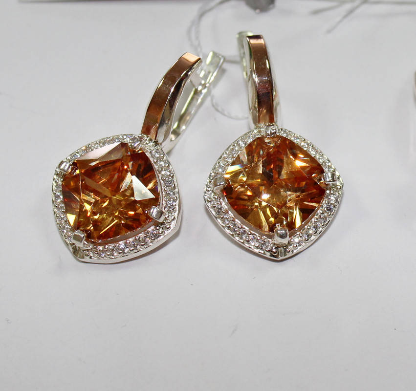 

Серьги с большим оранжевым камнем Феерия