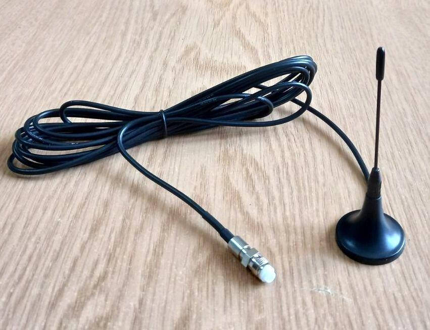

Антенна на магните 824-960/1710-2170 МГц 3 дБ с FME разъемом