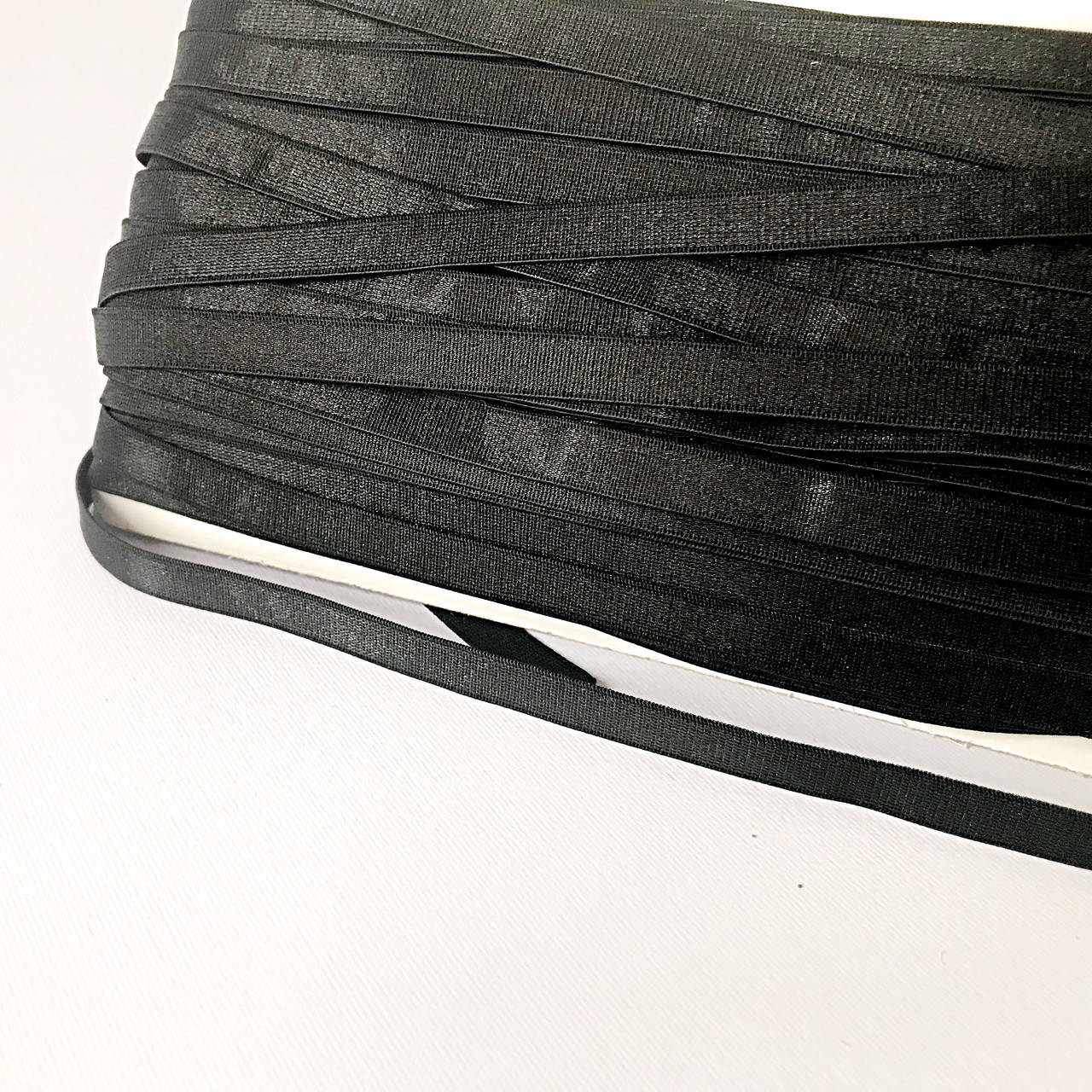 

Резинка для галстука-бабочки, черная, 1 см