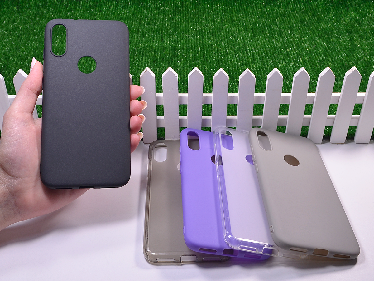 

Силиконовый бампер для Xiaomi Mi Play