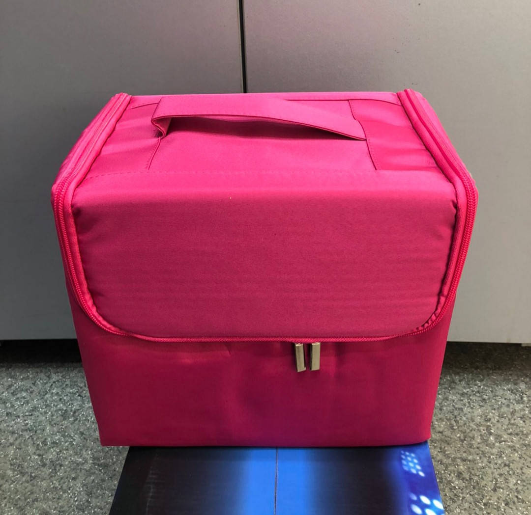 

Сумка кейс бьюти из текстиля для мастеров малиновая на змейке