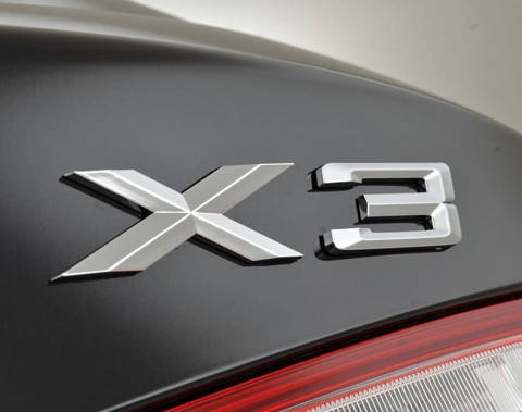 

Эмблема надпись багажника BMW X3