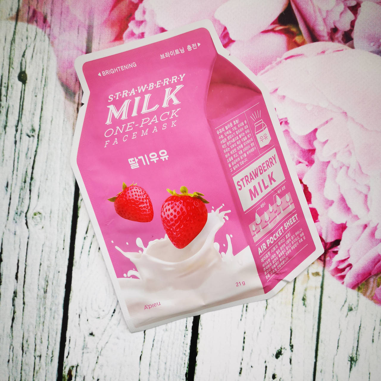 

Осветляющая маска Apieu с клубничным молоком Strawberry Milk One Pack