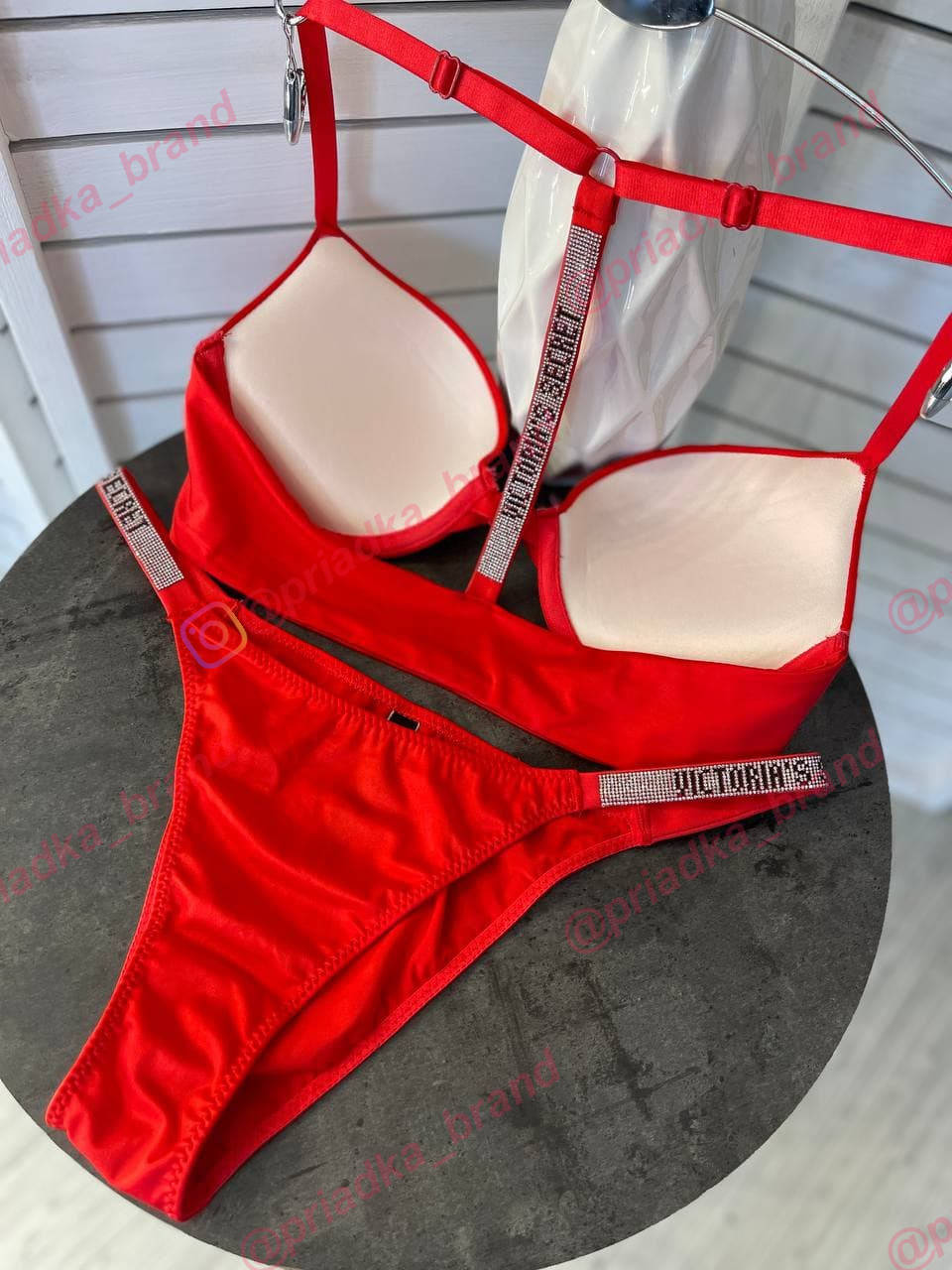 

Комплект Нижнего Белья Victoria’s Secret Very Sexy • Белье Виктория Сикрет • Камни на спине • Купальник •, Красный