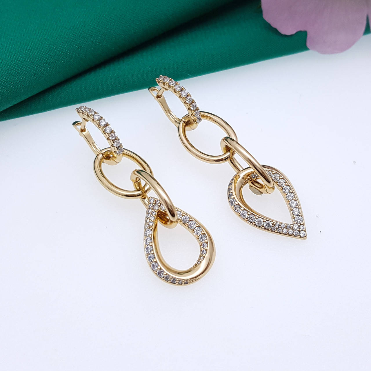 

Серьги подвески, "Цепочка" вставка цирконий, англ.замок, медсталь Xuping, 18К