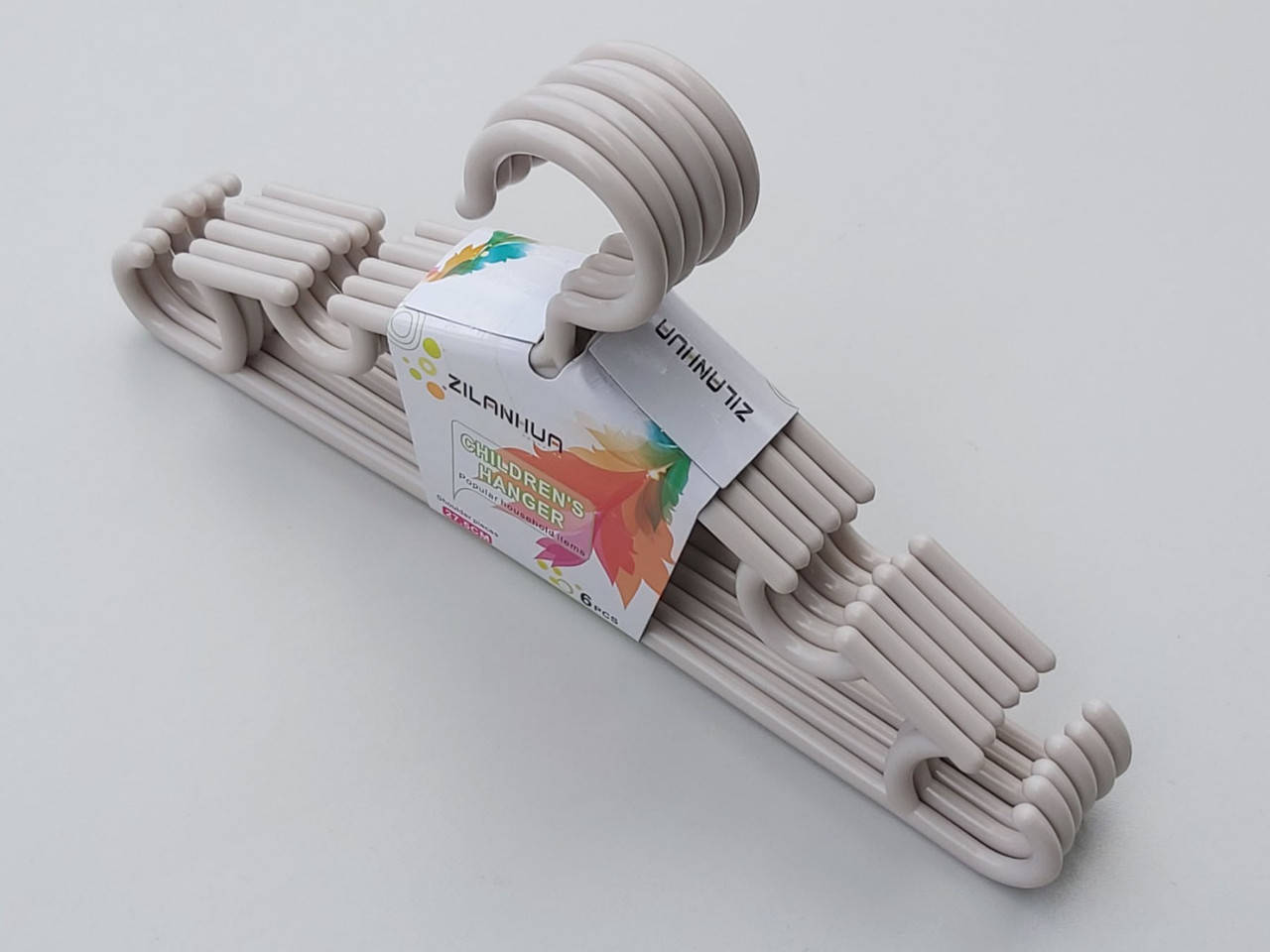 

Плечики детские ZS27 серого цвета, длина 27 см, в упаковке 6 штук, Серый