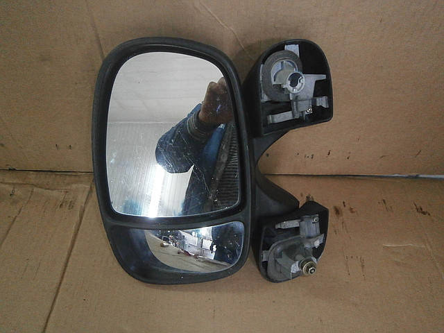 

Зеркало левое Renault Trafic 01->14 Оригинал б\у 7701473241