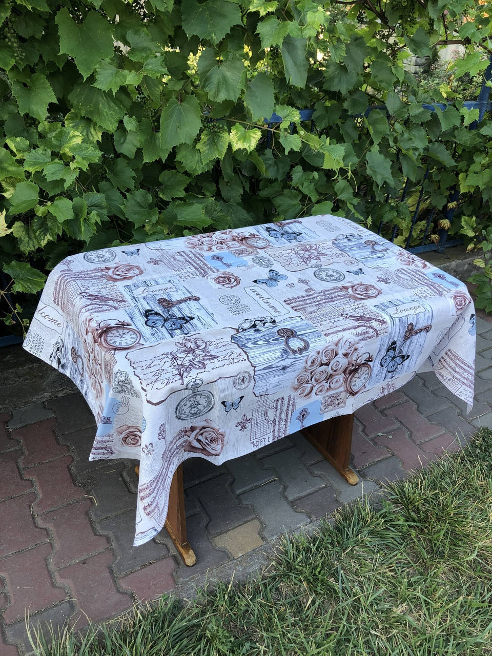 

Скатертина столова , розмір 220*150см